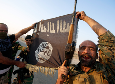 La stampa Gb: "L'Isis usa cavie umane per testare le armi chimiche"