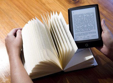 Di carta o in digitale, un libro è sempre un libro