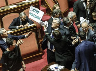 La politica che uccide le radici