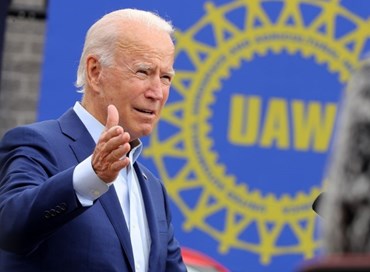 L’Industria automobilistica al bivio: competitività o rovina